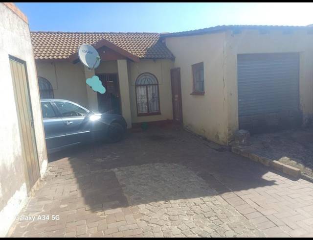 4 BEDROOM HOUSE FOR SALE IN MAOKENG